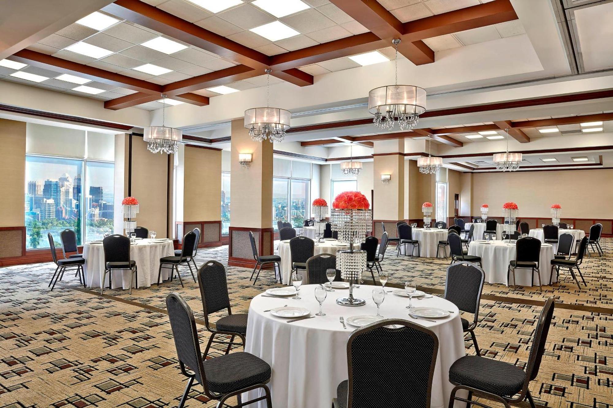 Four Points By Sheraton Calgary Airport Exterior foto